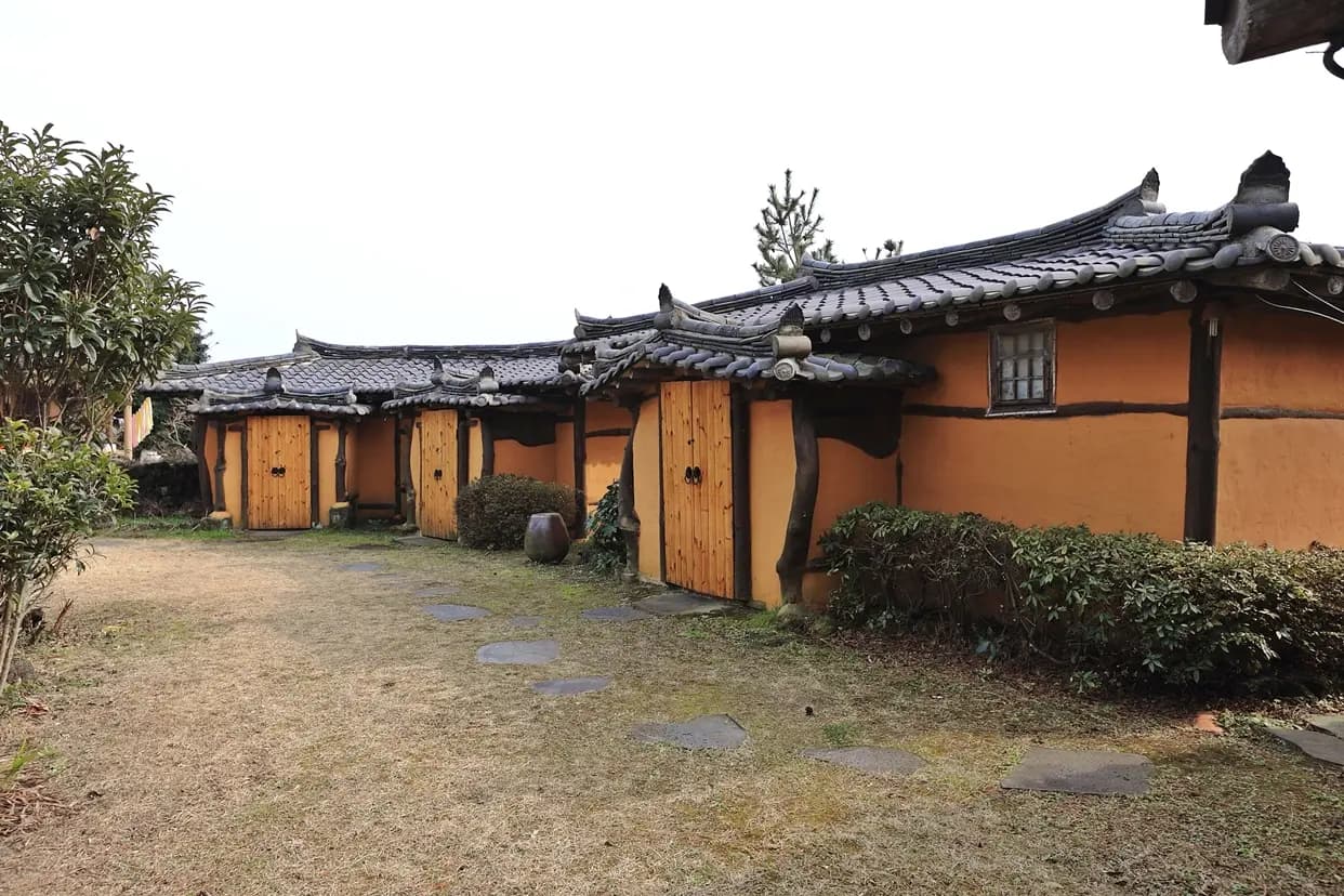 편운산장