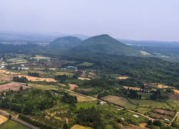 족은오름