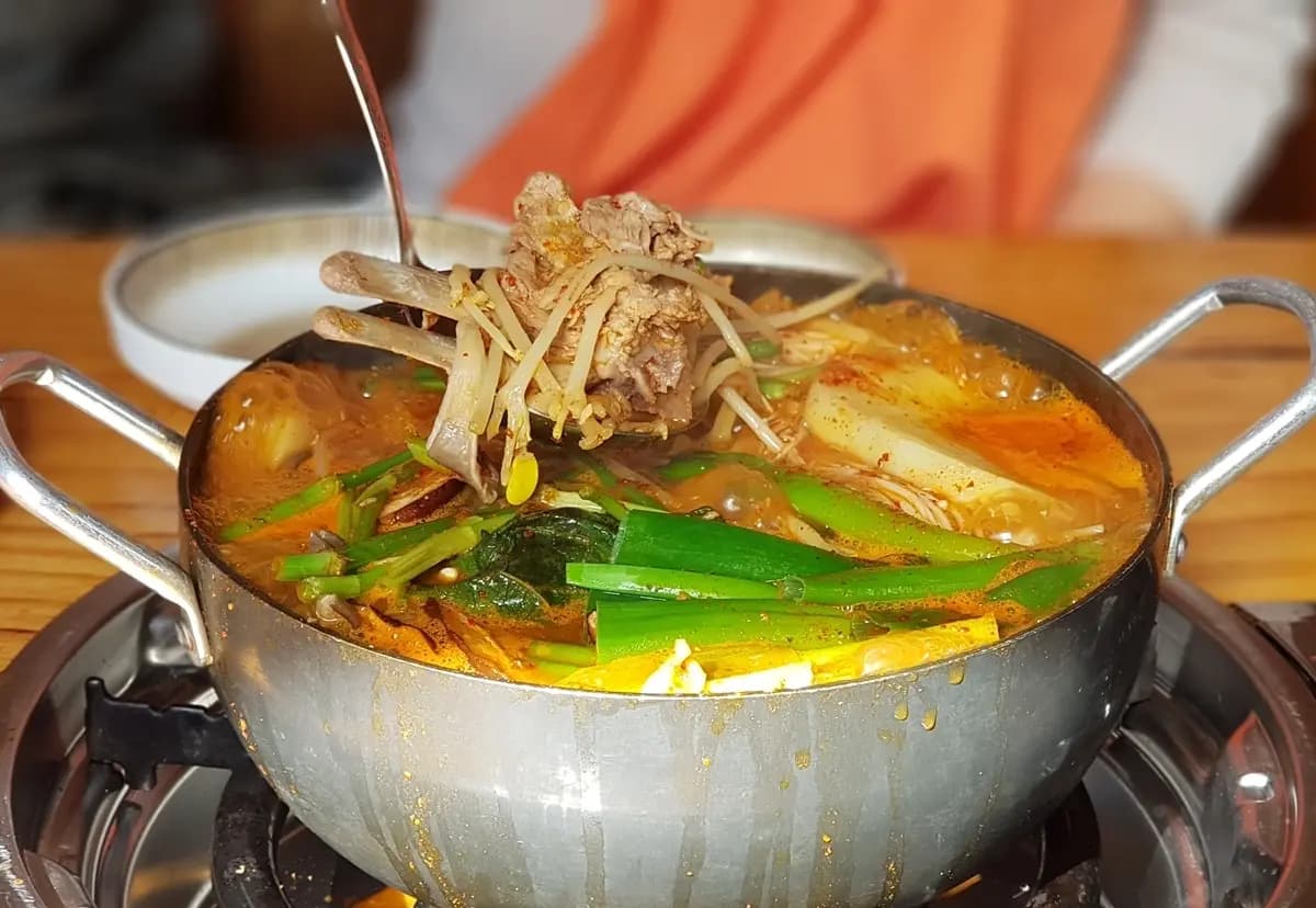 24시뼈다귀탕 제주점