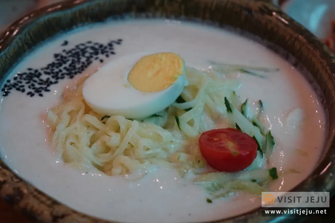 원항아리칼국수보쌈