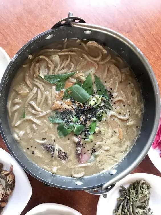 모메존