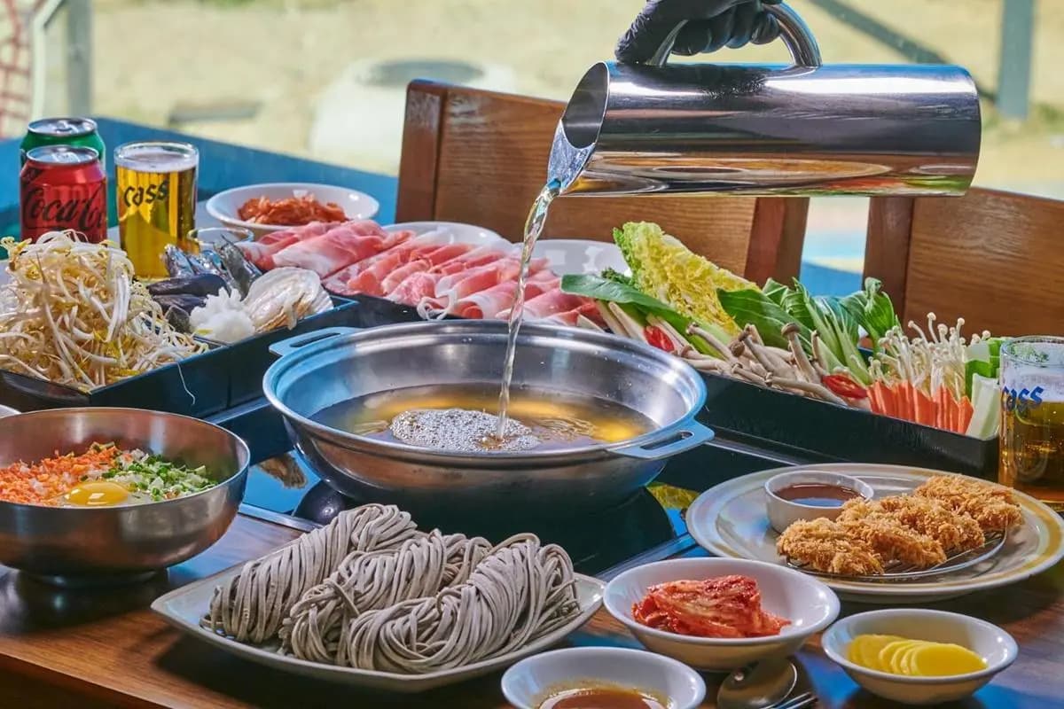 제주복진 흑돼지샤브 해물전골 함덕점