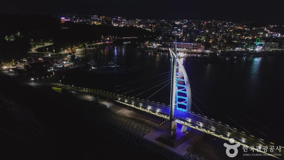 Saeyeongyo Bridge (Saeseom Island) (새섬 새연교)